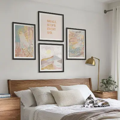 Polittico con cornice con motivi astratti dai colori pastello