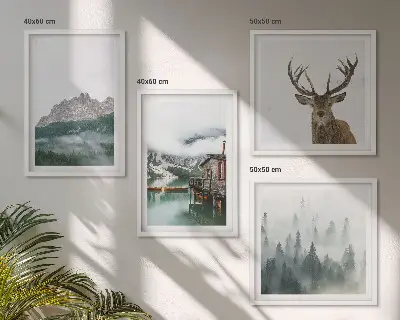 Polittico con cornice quadro con paesaggio di montagna, lago, cervo e cottage nella nebbia
