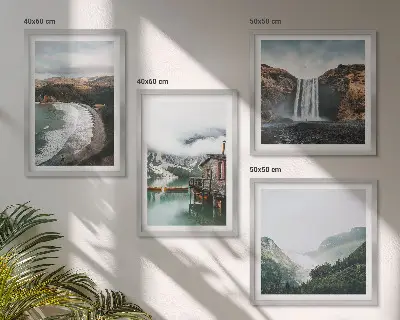 Polittico con cornice paesaggio con spiagge di montagna, nuvole e acqua