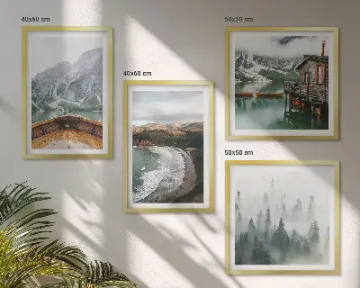 Composizione di 4 quadri con paesaggio di montagne, lago, barca, nebbia e spiaggia