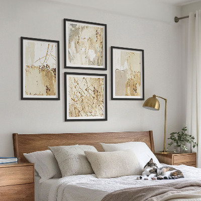 Galleria a parete Motivi astratti beige e bianchi