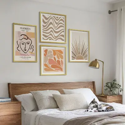 Composizione di 4 quadri con design forme pastello in stile boho solari
