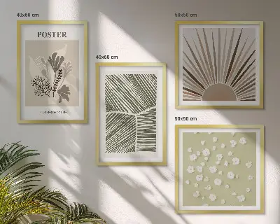 Galleria a parete con motivi vegetali in colori tenui