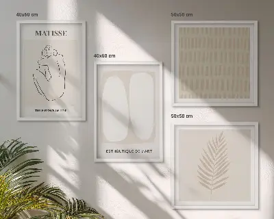 Galleria a parete linee e forme beige e bianco