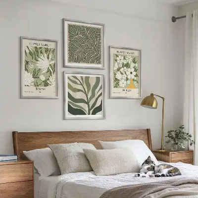 Polittico con cornice decorazioni con motivi floreali in stile boho