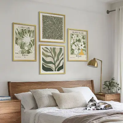 Polittico con cornice decorazioni con motivi floreali in stile boho