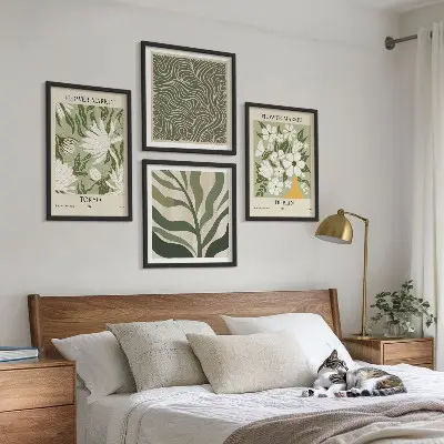 Polittico con cornice decorazioni con motivi floreali in stile boho