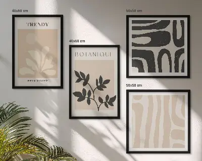 Galleria a parete decorazione con motivi floreali eleganti nei toni del beige e del nero