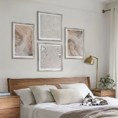 Polittico con cornice con motivi a trama di pietra marmorea