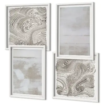 Composizione di 4 quadri con texture usurate in stile moderno