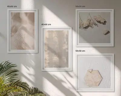 Composizione di 4 quadri con texture naturali e delicate in stile boho