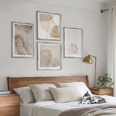 Galleria a parete con design astratto ispirato alla natura