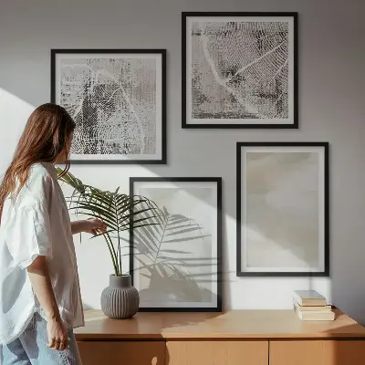 Galleria a parete con texture pittorica in stile minimalista