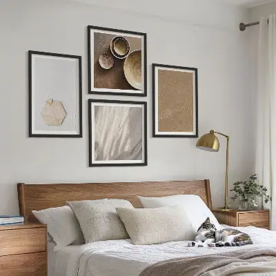 Polittico con cornice con texture calde e minimaliste