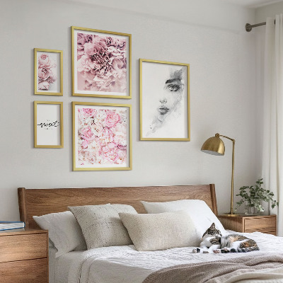 Set di quadri incorniciati Un ritratto floreale sulla casa