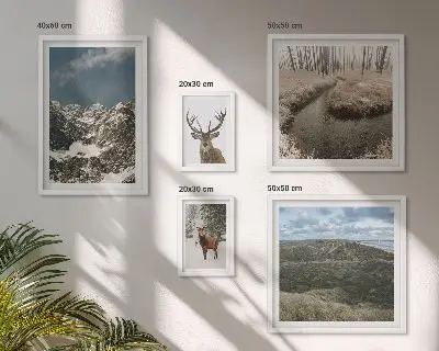 Polittico con cornice natura selvaggia con montagne maestose