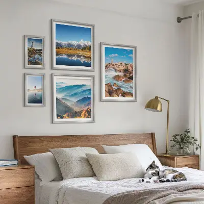 Set di 5 quadri con paesaggi di montagne, mare e fari
