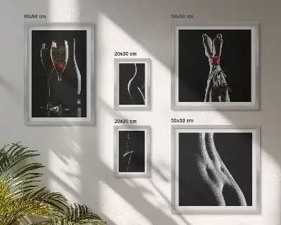 Set di quadri incorniciati con eleganti dettagli moderni in nero e rosso