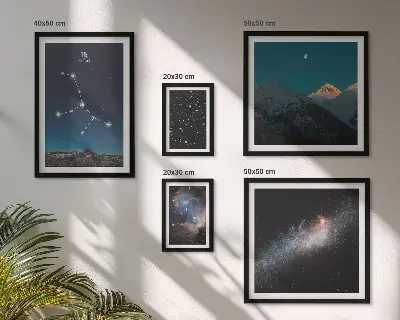 Polittico con cornice paesaggi cosmici notturni con stelle