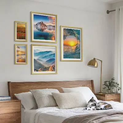 Set di quadri incorniciati con paesaggi naturali di mare montagne e fiori