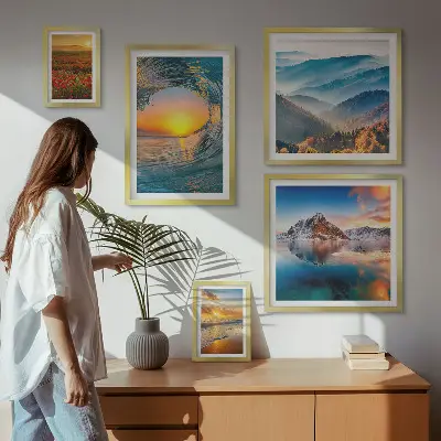 Set di quadri incorniciati con paesaggi naturali di mare montagne e fiori