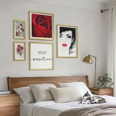 Polittico con cornice ritratti di donne con fiori in stile vintage