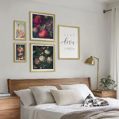 Polittico con cornice con slogan motivazionali floreali