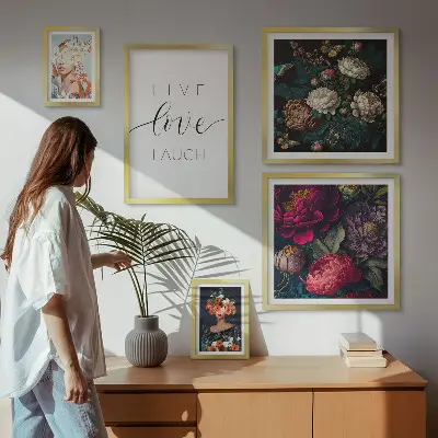 Polittico con cornice con slogan motivazionali floreali