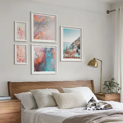 Polittico con cornice con romantici paesaggi rosa