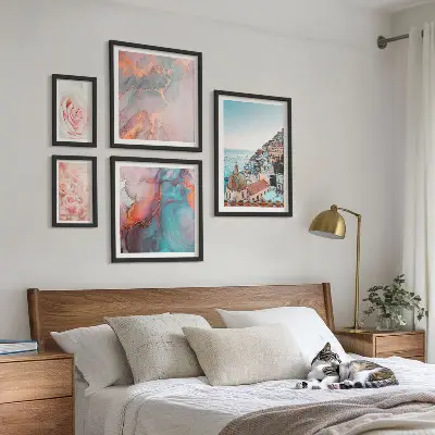 Polittico con cornice con romantici paesaggi rosa