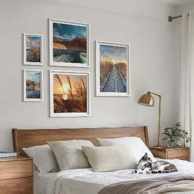Polittico con cornice paesaggi con acqua, vegetazione e sentiero