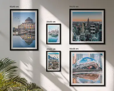 Polittico con cornice raffigurante paesaggi urbani tra architettura e natura