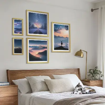 Set di quadri incorniciati con paesaggi montani notturni
