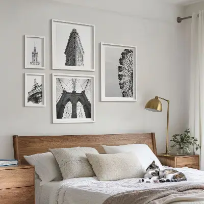 Set di 5 quadri con architettura metropolitana in bianco e nero