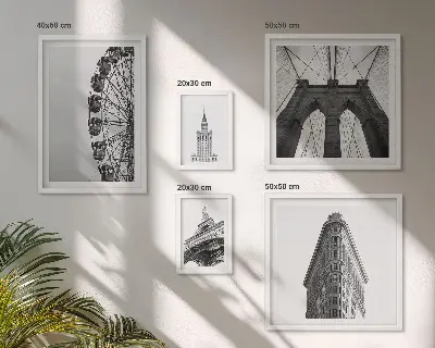 Set di 5 quadri con architettura metropolitana in bianco e nero
