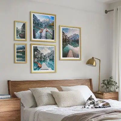 Set di quadri incorniciati con paesaggio di laghi di montagna e natura