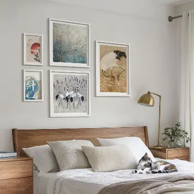 Polittico con cornice eleganti dipinti con soggetti naturalistici di uccelli