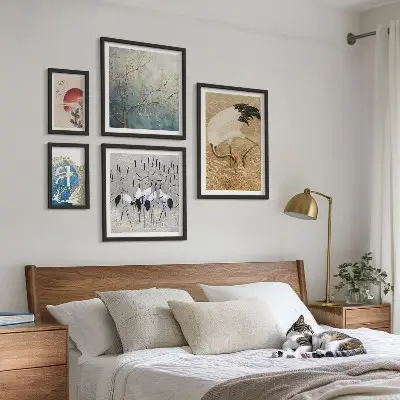 Polittico con cornice eleganti dipinti con soggetti naturalistici di uccelli