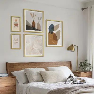 Set di quadri incorniciati con decorazioni floreali in stile boho