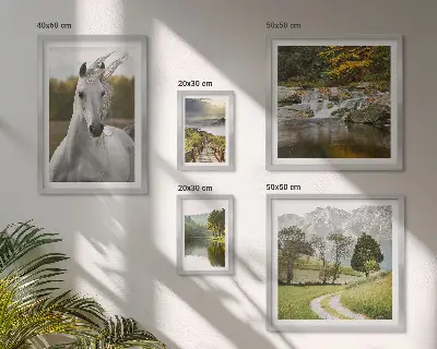 Polittico con cornice paesaggio con cavallo