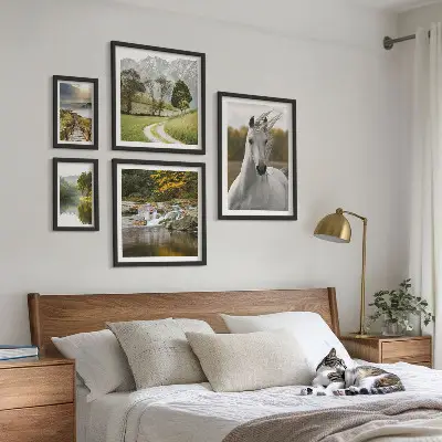 Polittico con cornice paesaggio con cavallo