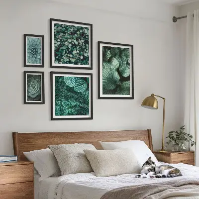 Set di quadri incorniciati con foglie di piante succulente e motivi naturali