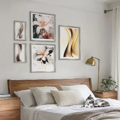 Polittico con cornice motivo con eleganti fiori astratti