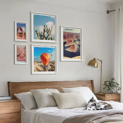 Set di 5 quadri con paesaggi montani e specchi d'acqua