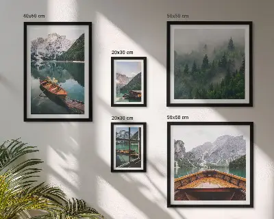 Set di 5 quadri con stampa di barche sui tranquilli laghi di montagna
