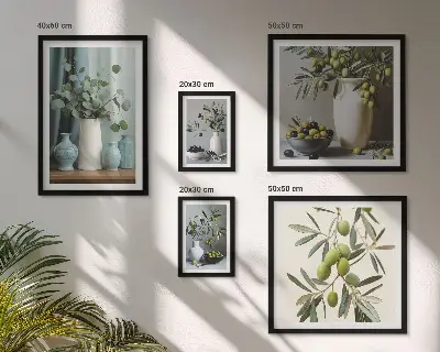 Set di quadri incorniciati con olive verdi in un vaso decorativo