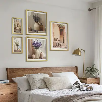 Set di 5 quadri con interni eleganti, bicicletta e fiori