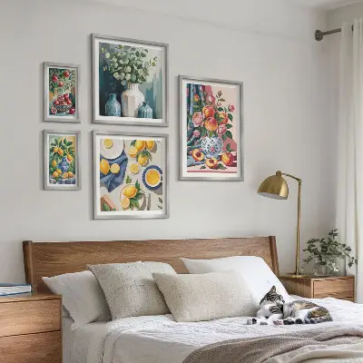 Set di 5 quadri con composizioni floreali e fruttate