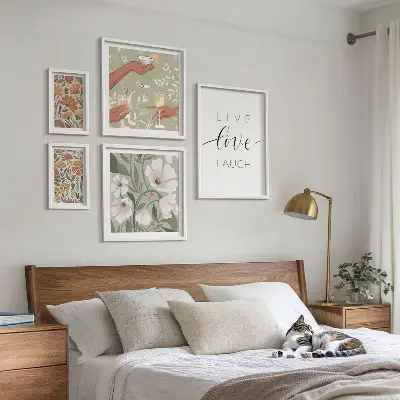 Set di 5 quadri con slogan e grafiche floreali eleganti
