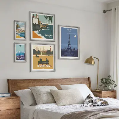 Set di 5 quadri con rappresentazione di città iconiche europee in stile retrò